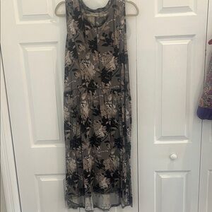 LOGO by Lori Goldstein Black and Gray Floral Midi Dress